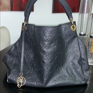 LV purse